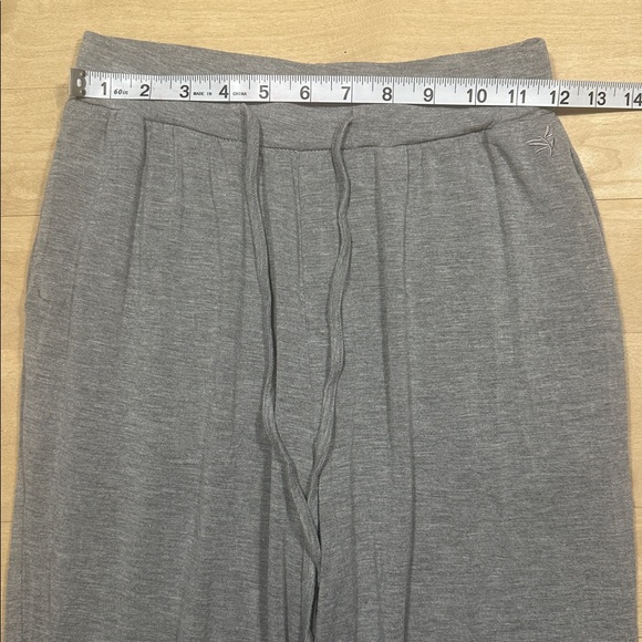 Cozy Earth Two-Piece Bamboo Pajamas Sz XS - Picture 8 of 15